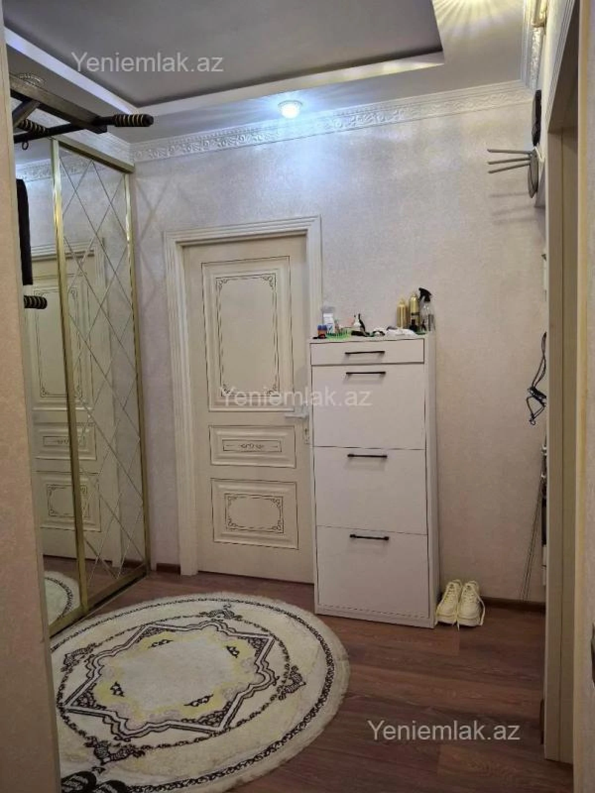 Satılır 2 otaqlı köhnə tikili 55 m²