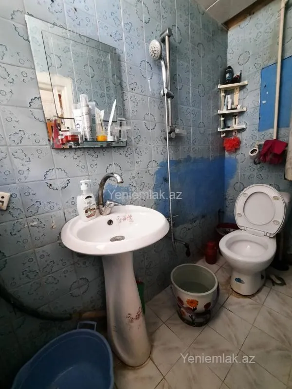 Satılır 2 otaqlı köhnə tikili 45 m²
