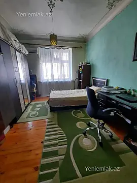 Satılır 2 otaqlı köhnə tikili 45 m²