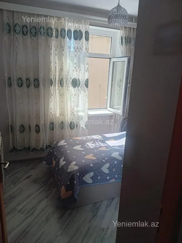 Satılır 3 otaqlı köhnə tikili 45 m²