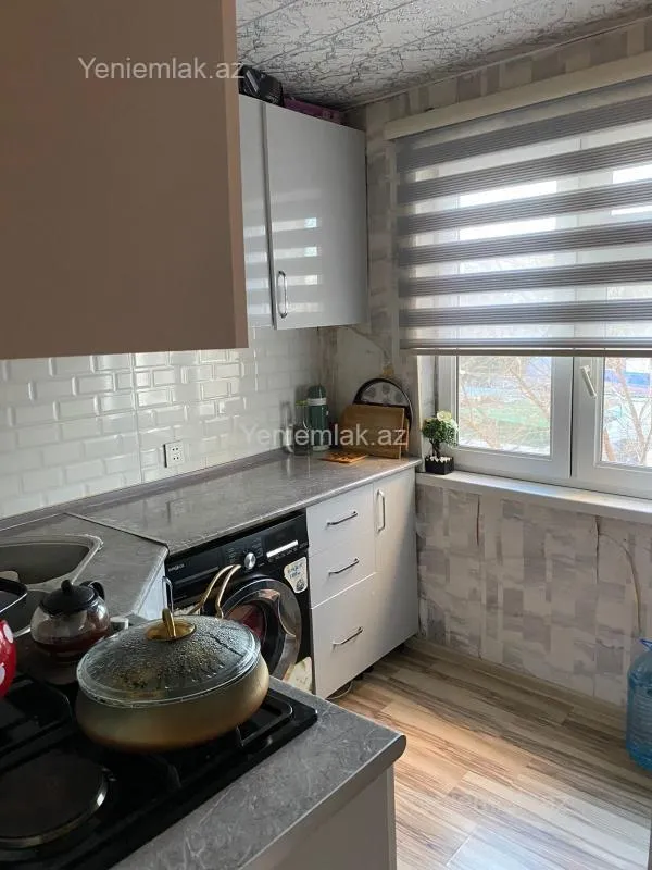 Satılır 2 otaqlı köhnə tikili 48 m²