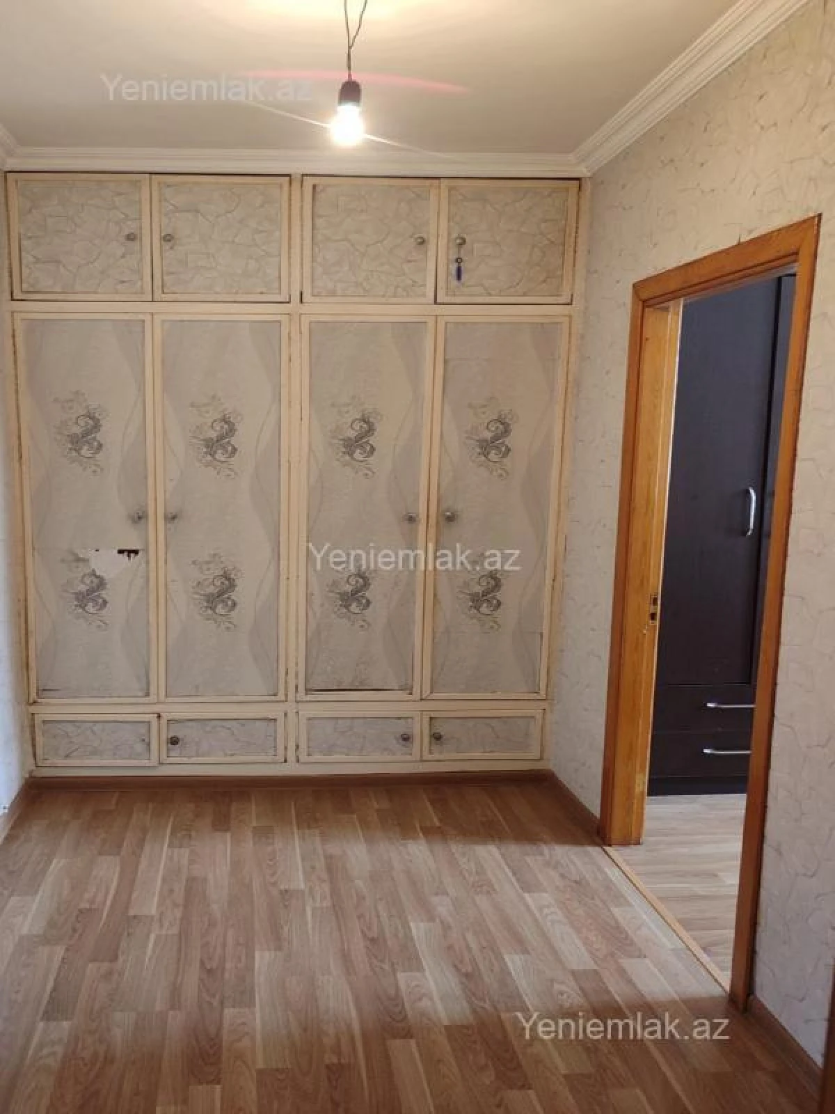 Satılır 2 otaqlı köhnə tikili 50 m²