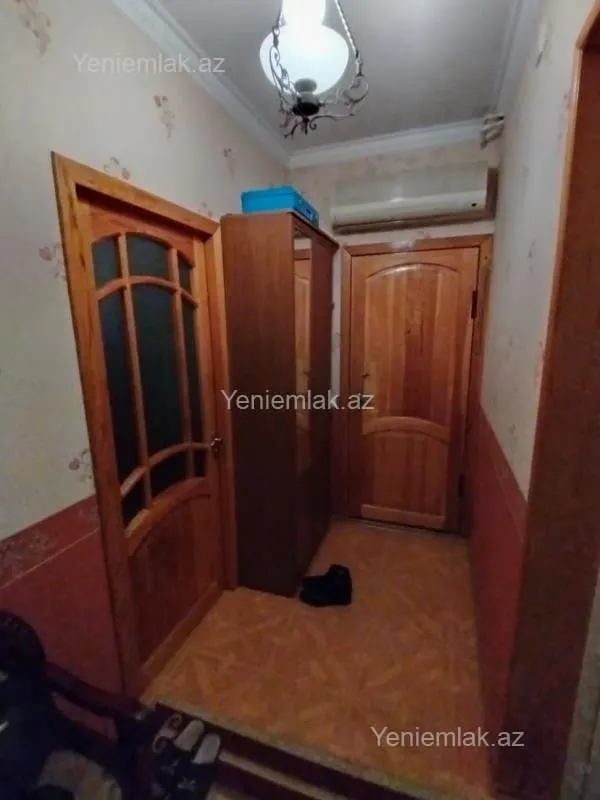 Satılır 3 otaqlı köhnə tikili 80 m²