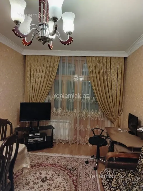 Satılır 3 otaqlı köhnə tikili 80 m²
