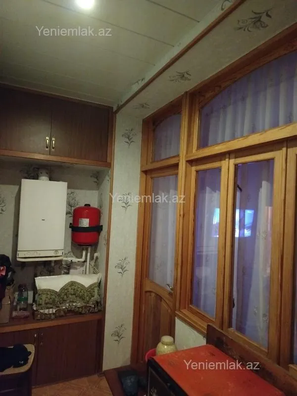Satılır 3 otaqlı köhnə tikili 80 m²