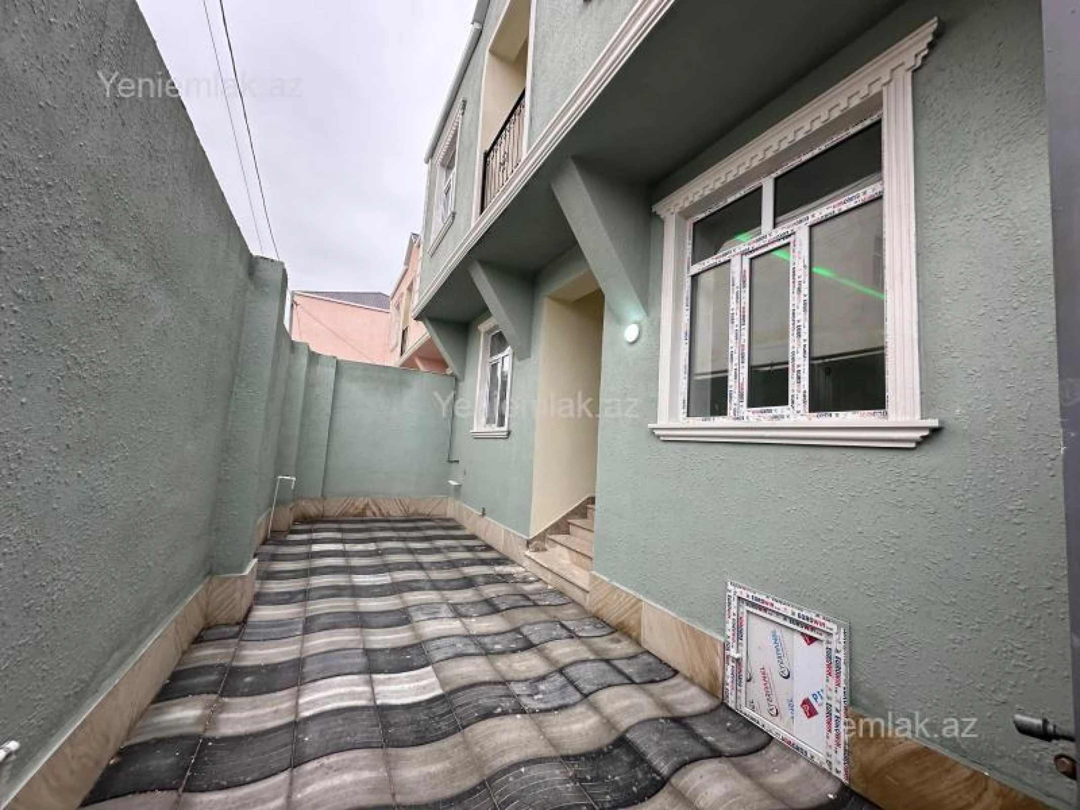 Satılır 4 otaqlı həyət evi 140 m²