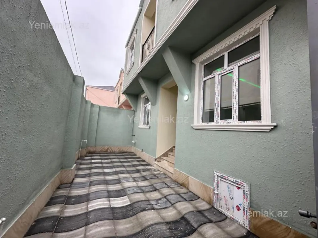 Satılır 4 otaqlı həyət evi 140 m²