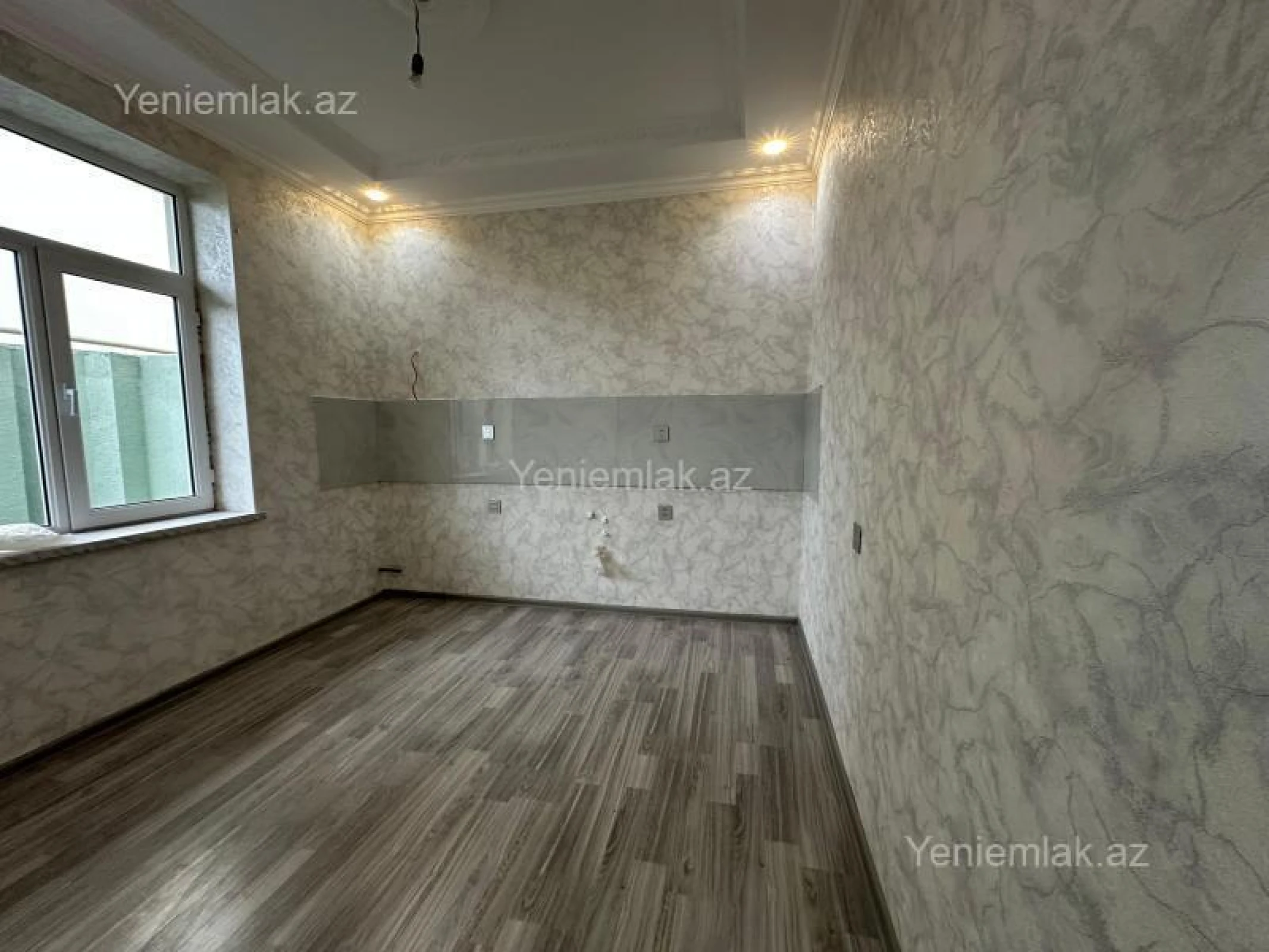 Satılır 4 otaqlı həyət evi 140 m²