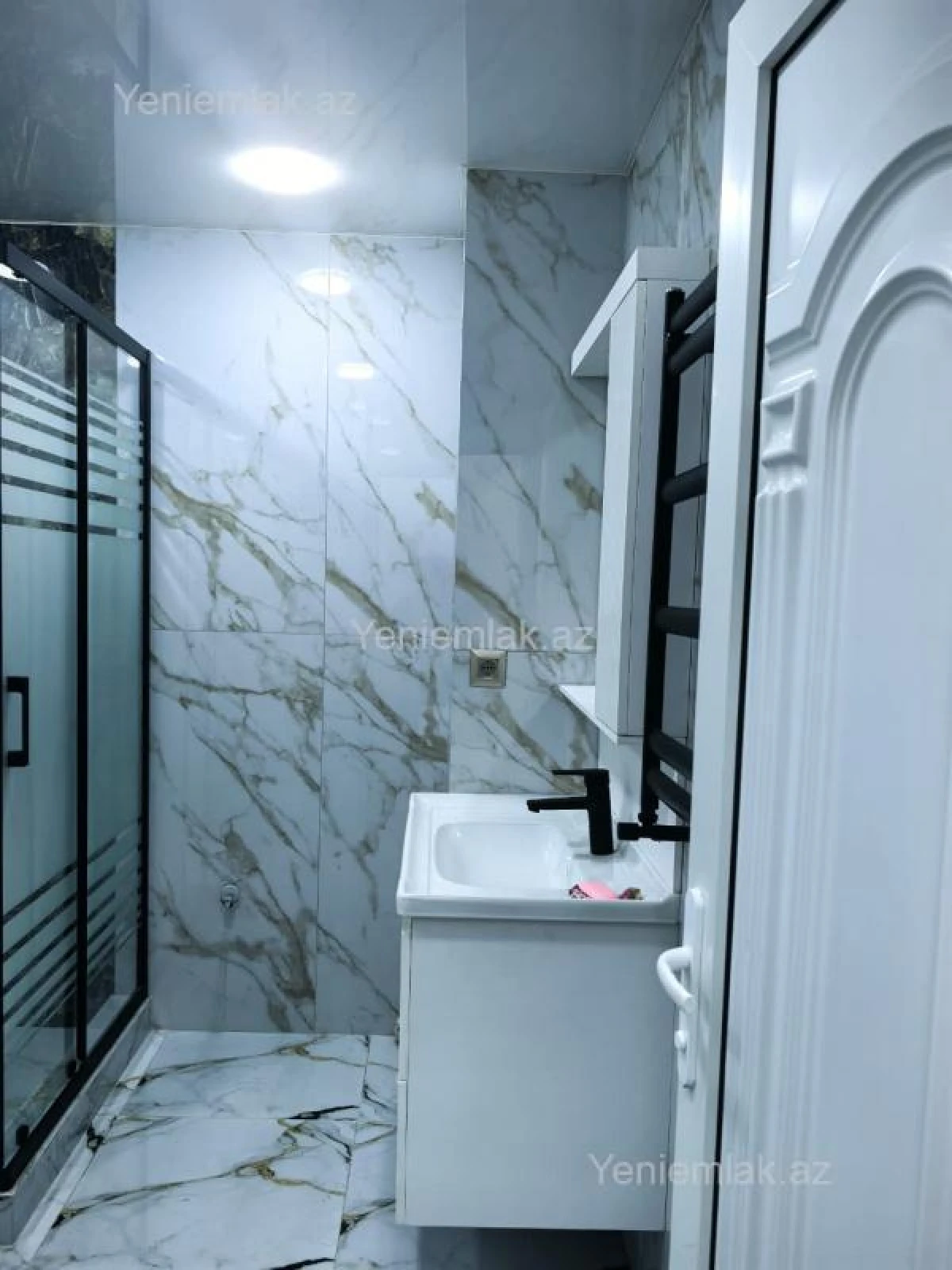 Satılır 2 otaqlı yeni tikili 64 m²