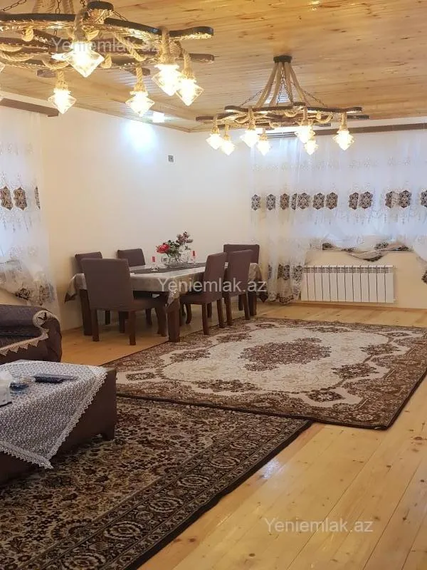 Satılır 6 otaqlı həyət evi 200 m²