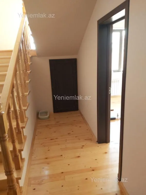 Satılır 6 otaqlı həyət evi 200 m²