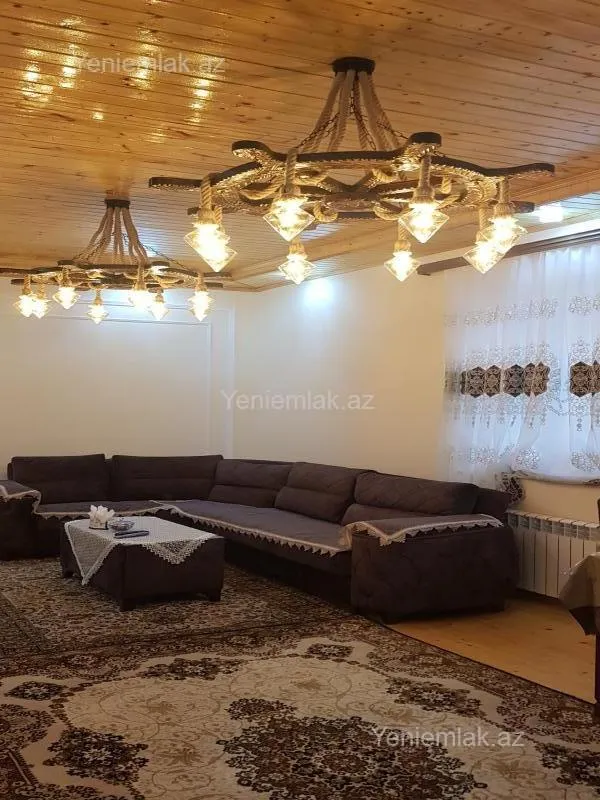 Satılır 6 otaqlı həyət evi 200 m²