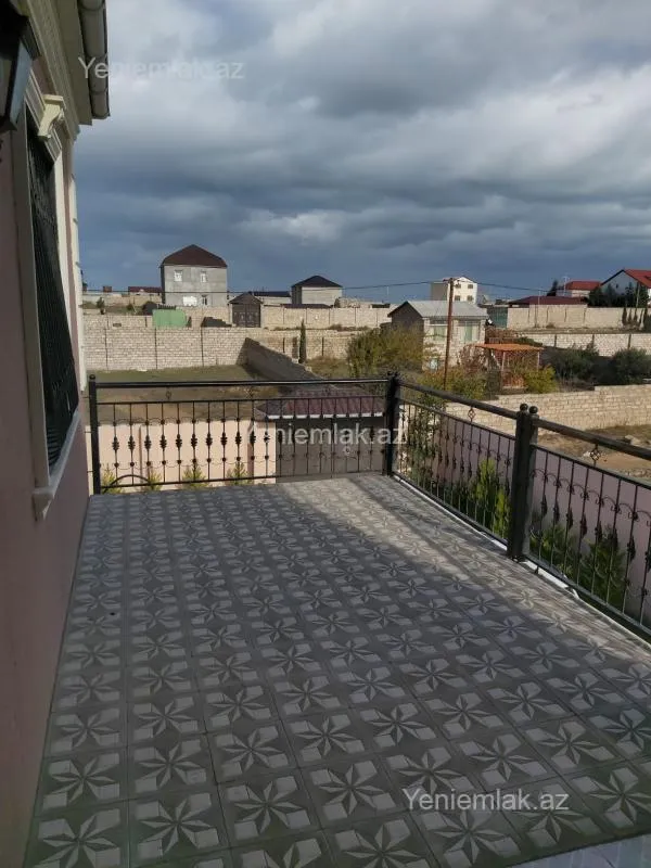Satılır 6 otaqlı həyət evi 200 m²