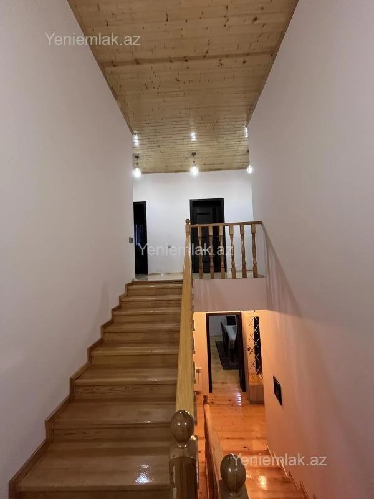 Satılır 6 otaqlı həyət evi 200 m²