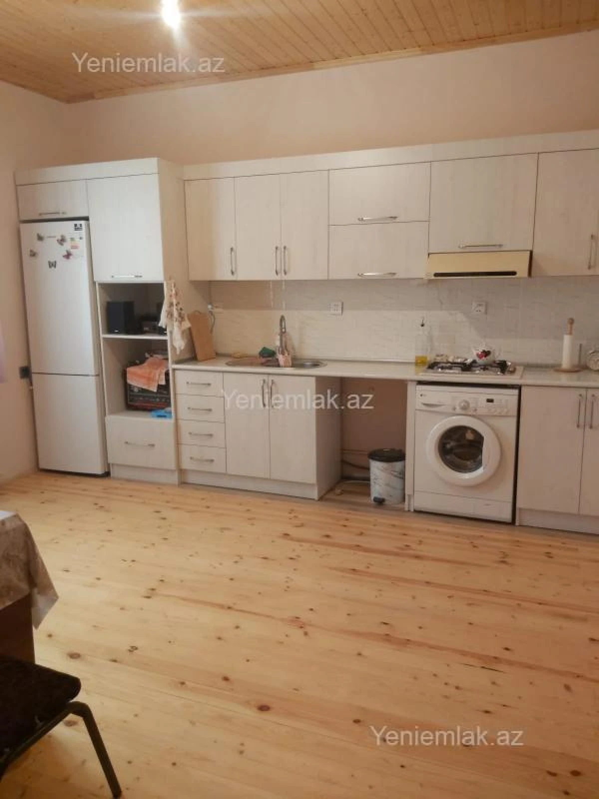 Satılır 6 otaqlı həyət evi 200 m²