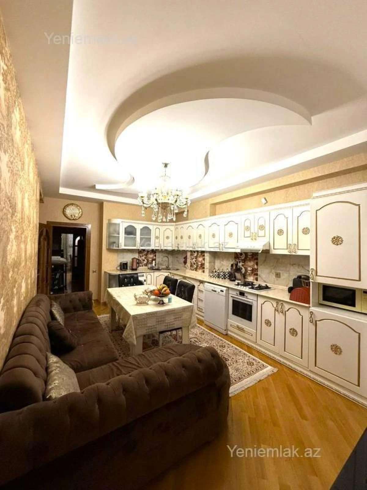 Satılır 3 otaqlı yeni tikili 135 m²