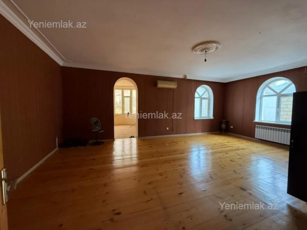 Satılır 6 otaqlı həyət evi 240 m²
