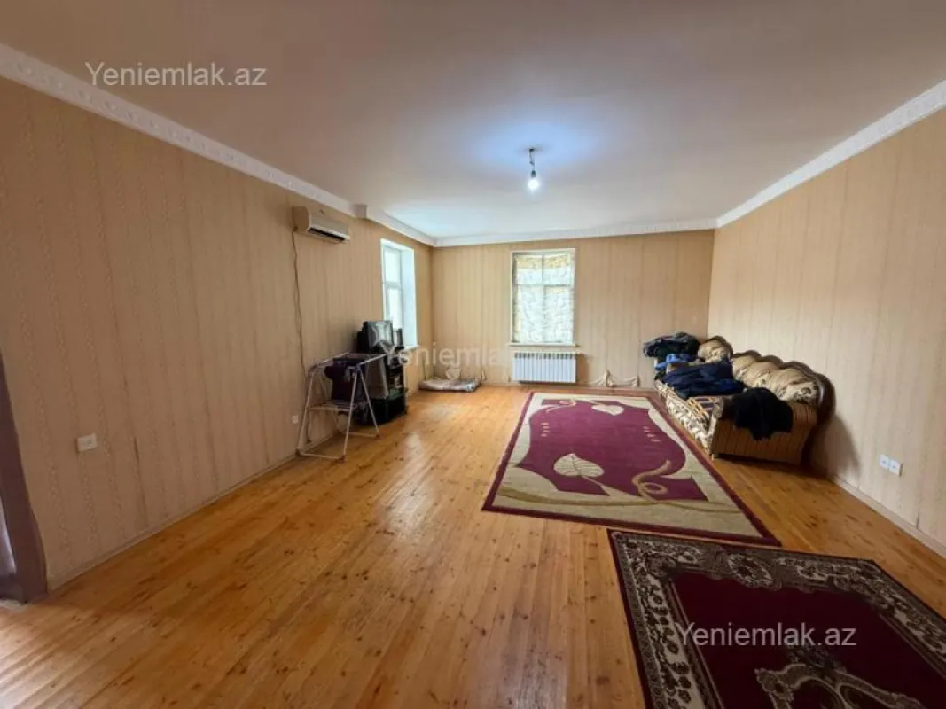 Satılır 6 otaqlı həyət evi 240 m²