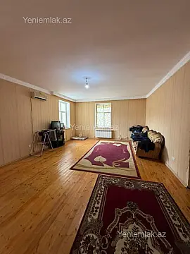 Satılır 6 otaqlı həyət evi 240 m²