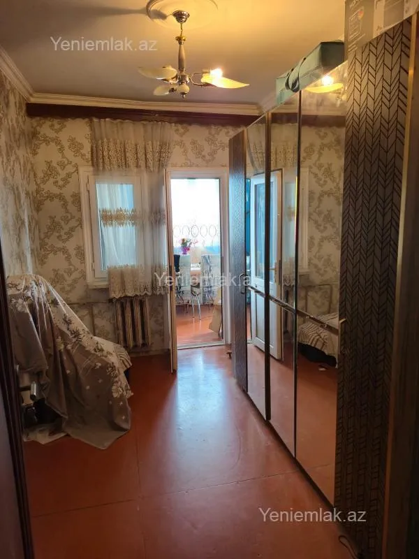 Satılır 5 otaqlı köhnə tikili 100 m²