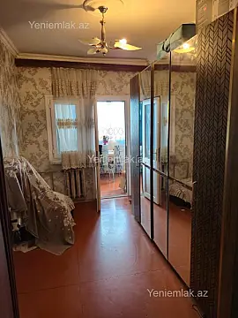 Satılır 5 otaqlı köhnə tikili 100 m²