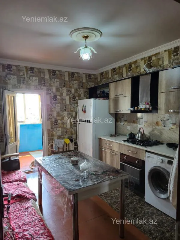 Satılır 5 otaqlı köhnə tikili 100 m²