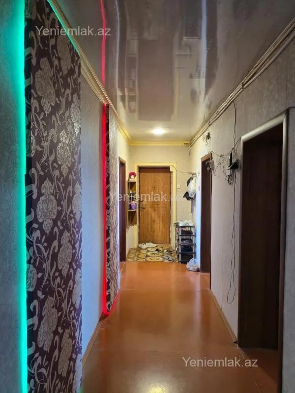 Satılır 5 otaqlı köhnə tikili 100 m²