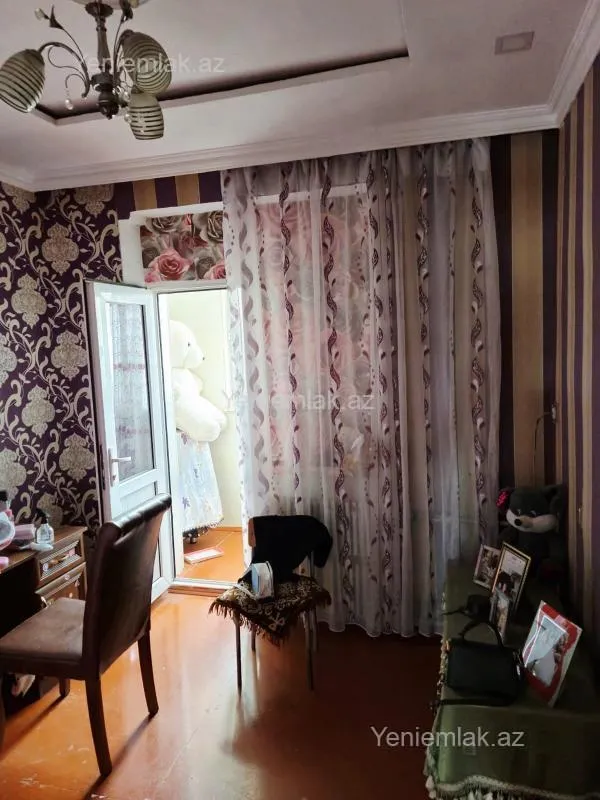 Satılır 5 otaqlı köhnə tikili 100 m²