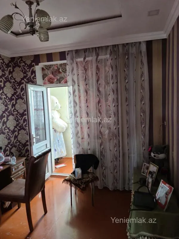 Satılır 5 otaqlı köhnə tikili 100 m²