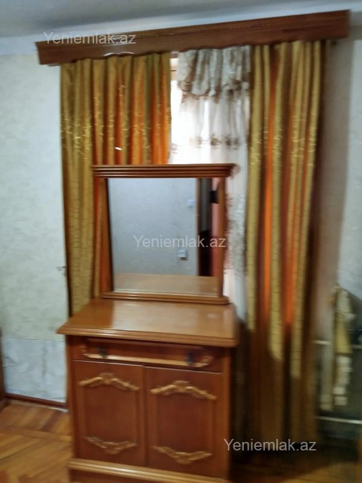 Satılır 2 otaqlı köhnə tikili 60 m²