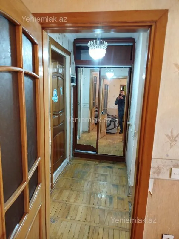 Satılır 2 otaqlı köhnə tikili 60 m²