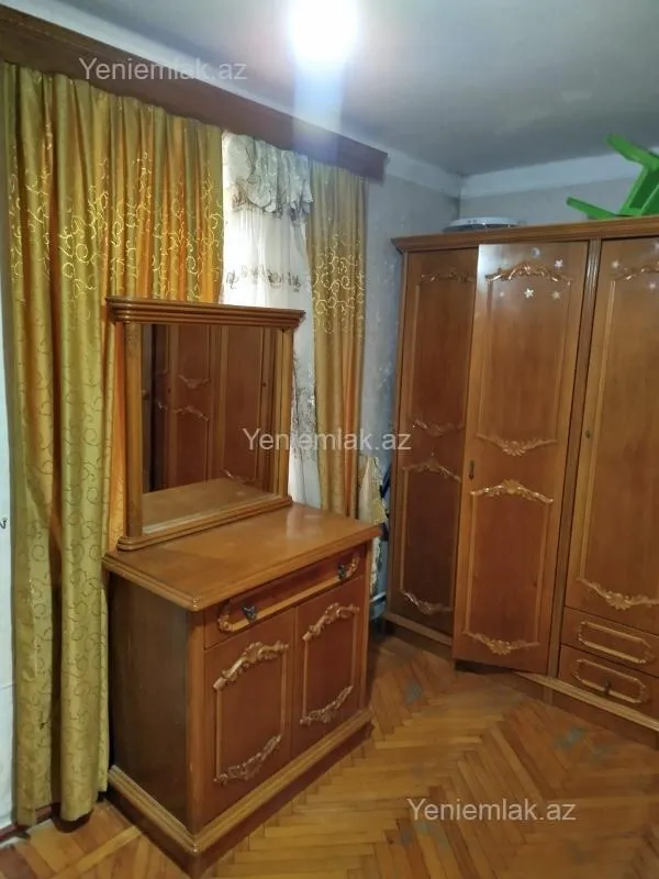 Satılır 2 otaqlı köhnə tikili 60 m²