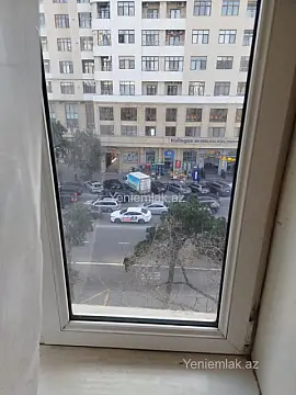 Satılır 2 otaqlı köhnə tikili 60 m²