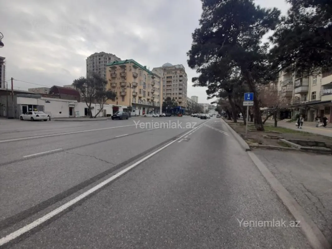 Satılır 2 otaqlı köhnə tikili 60 m²