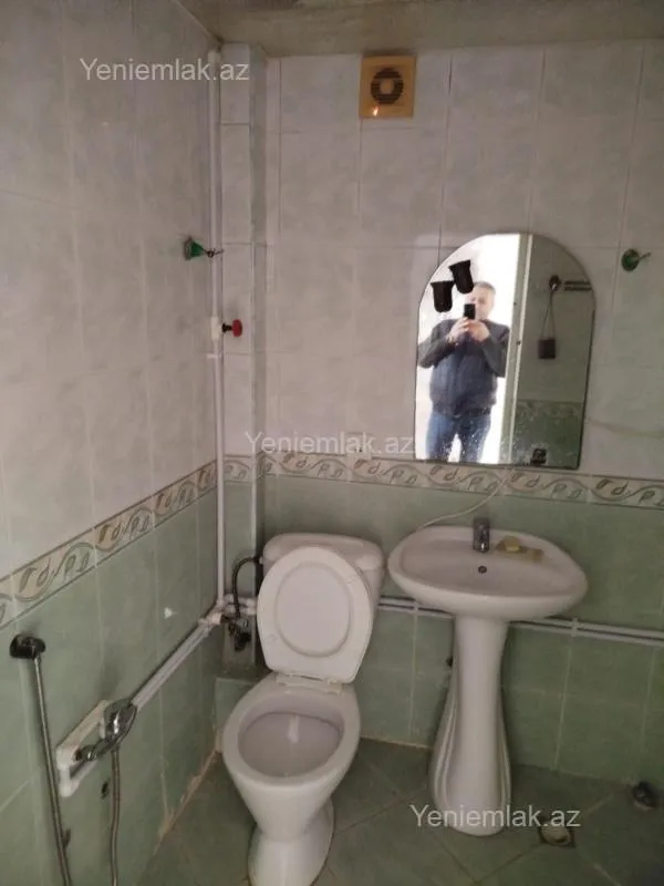 Satılır 2 otaqlı köhnə tikili 60 m²