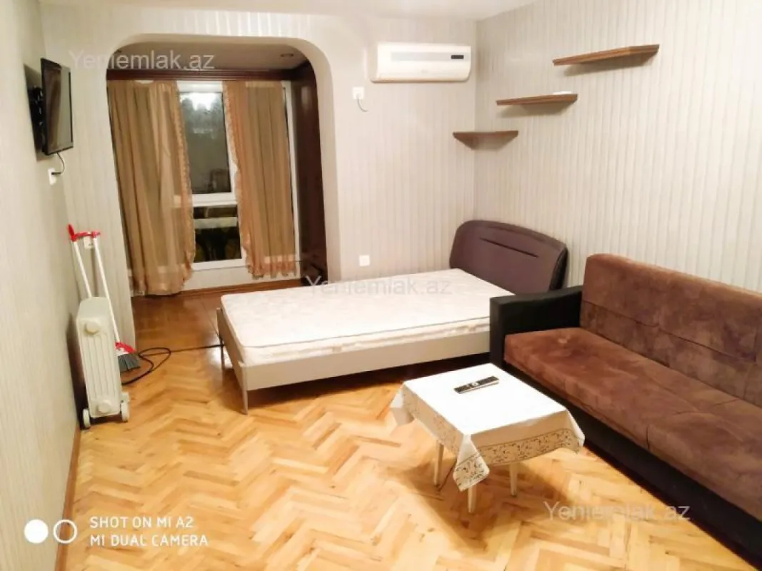 Satılır 1 otaqlı köhnə tikili 38 m²