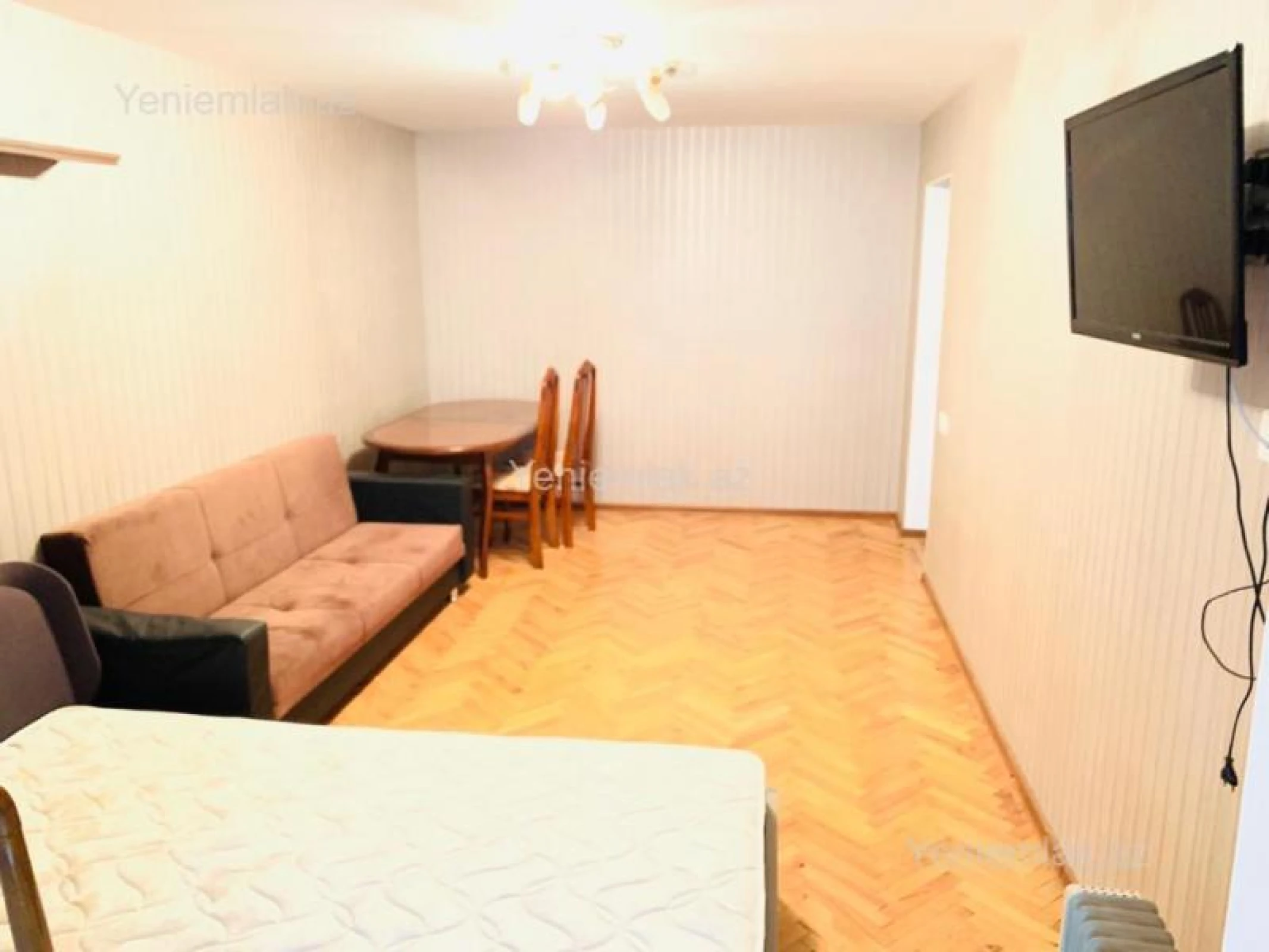 Satılır 1 otaqlı köhnə tikili 38 m²
