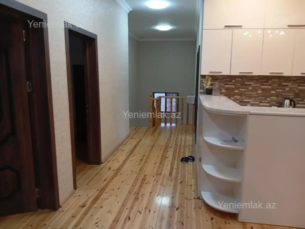 Satılır 7 otaqlı həyət evi 260 m²