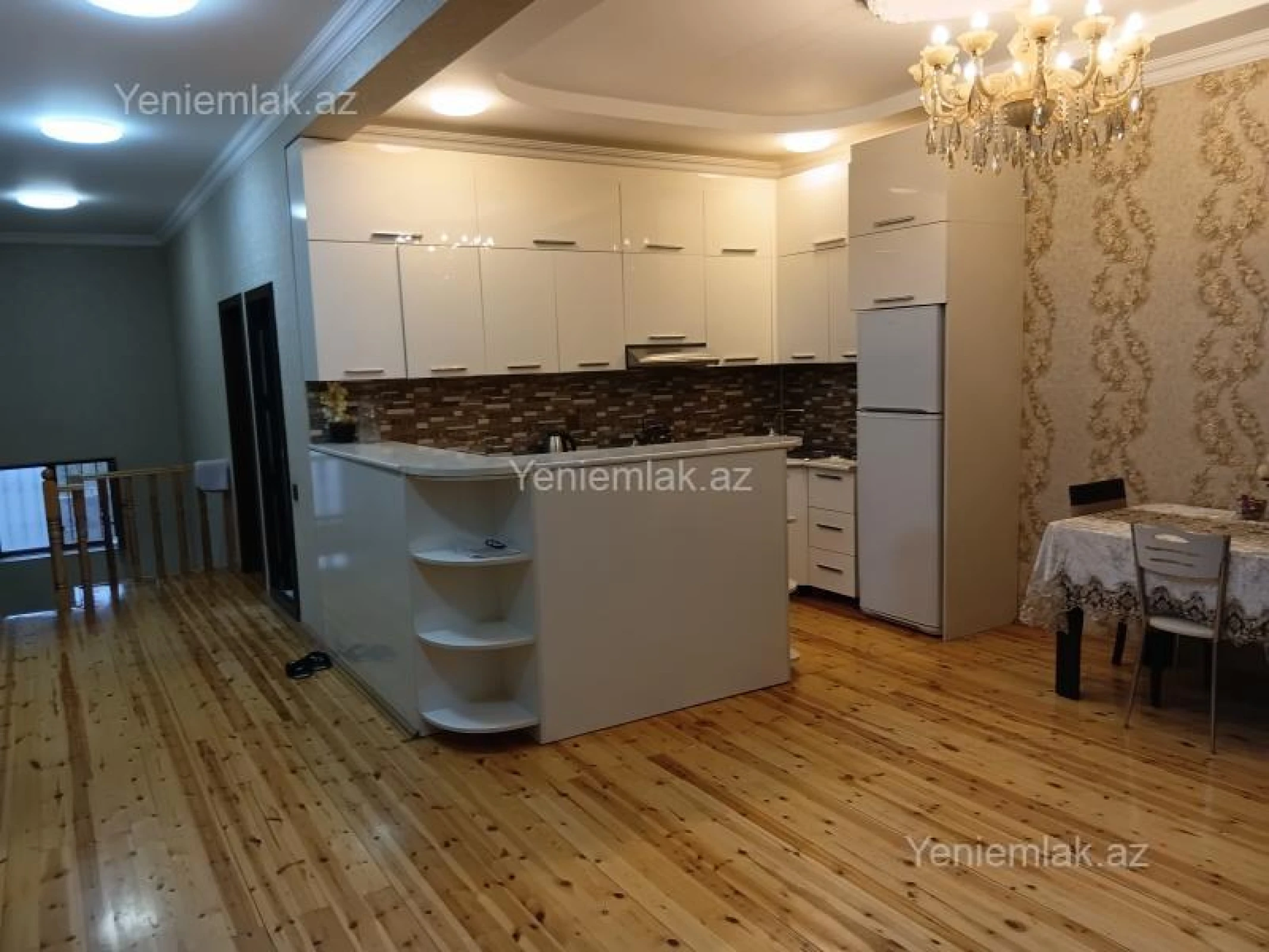 Satılır 7 otaqlı həyət evi 260 m²