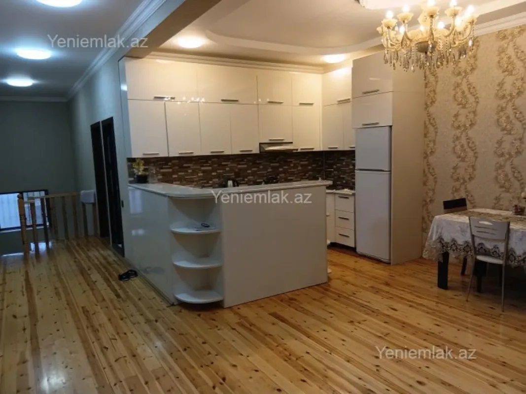 Satılır 7 otaqlı həyət evi 260 m²
