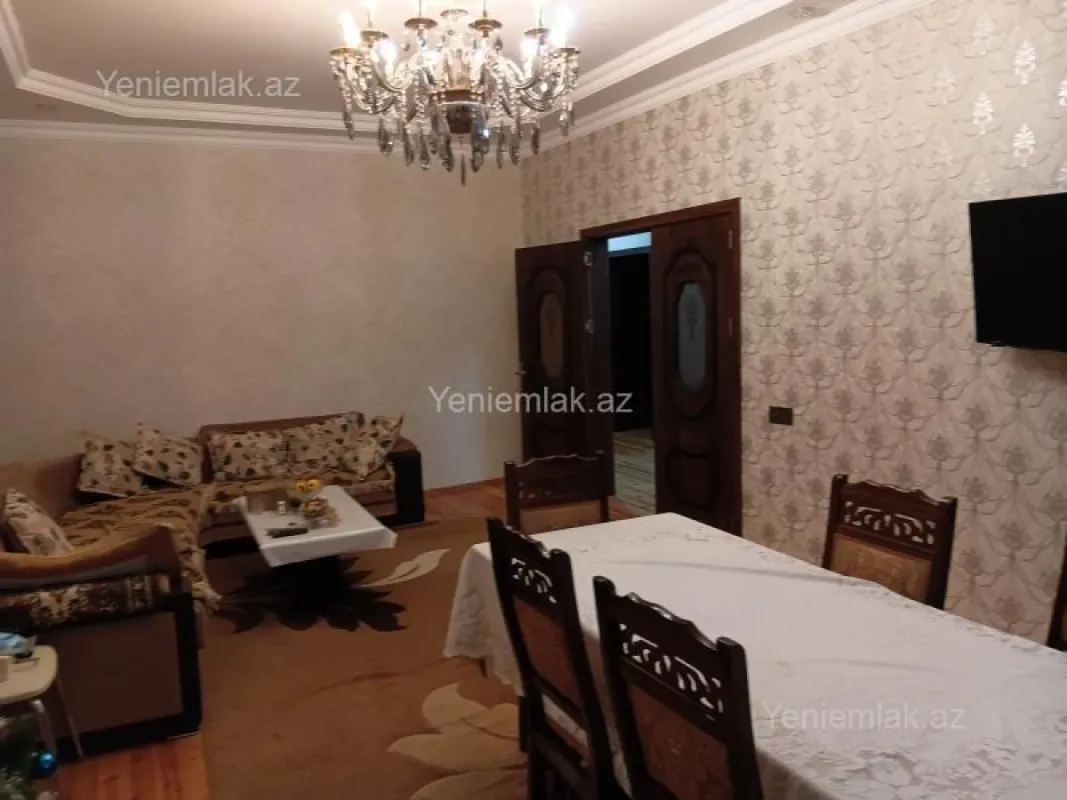 Satılır 7 otaqlı həyət evi 260 m²