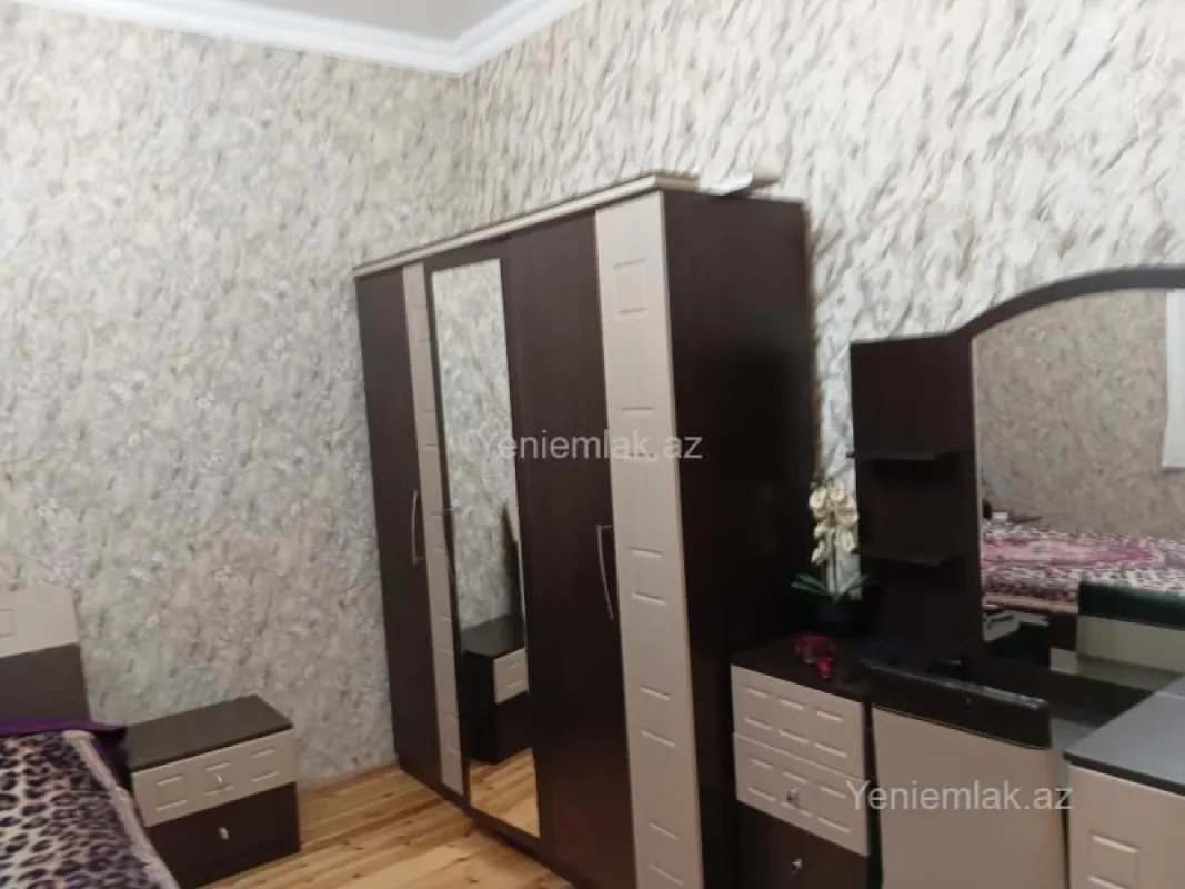 Satılır 7 otaqlı həyət evi 260 m²