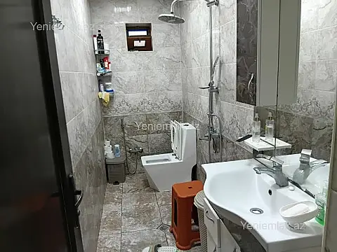 Satılır 7 otaqlı həyət evi 260 m²