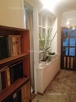 Satılır 4 otaqlı köhnə tikili 110 m²