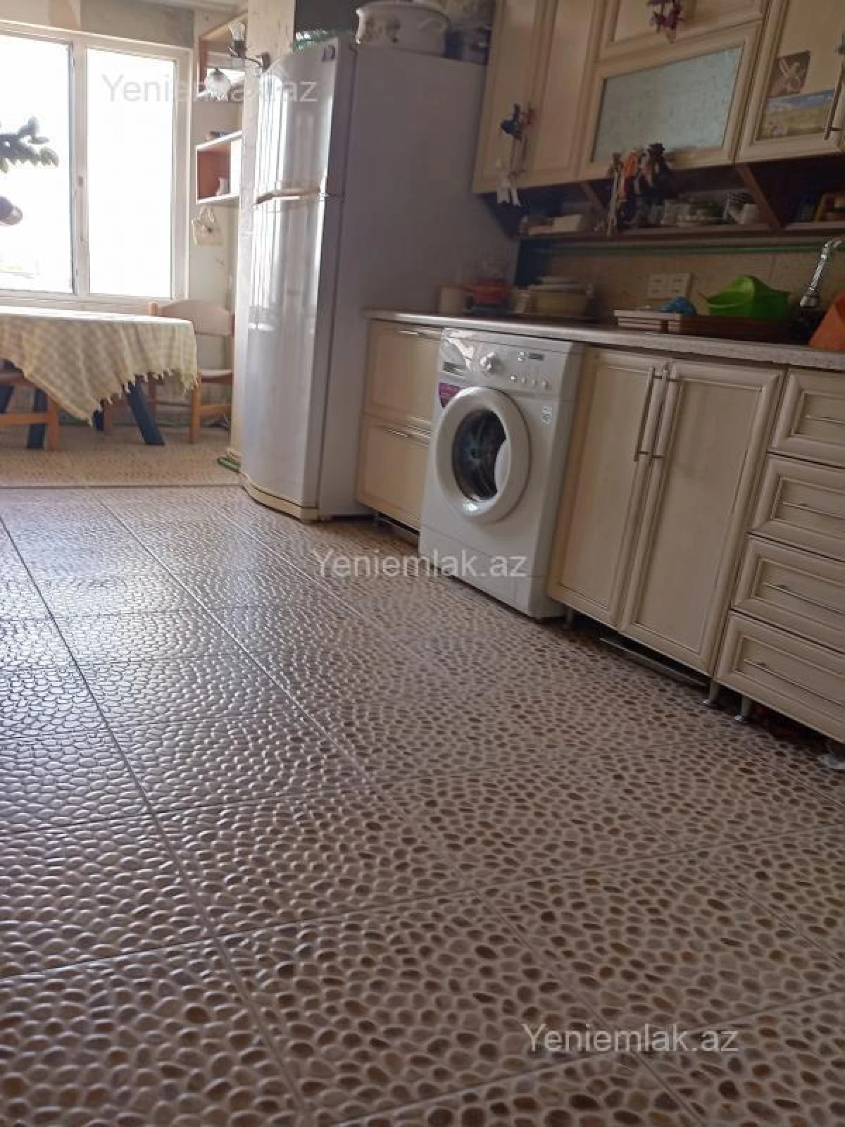 Satılır 3 otaqlı köhnə tikili 85 m²