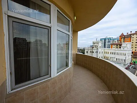 Satılır 4 otaqlı yeni tikili 210 m²