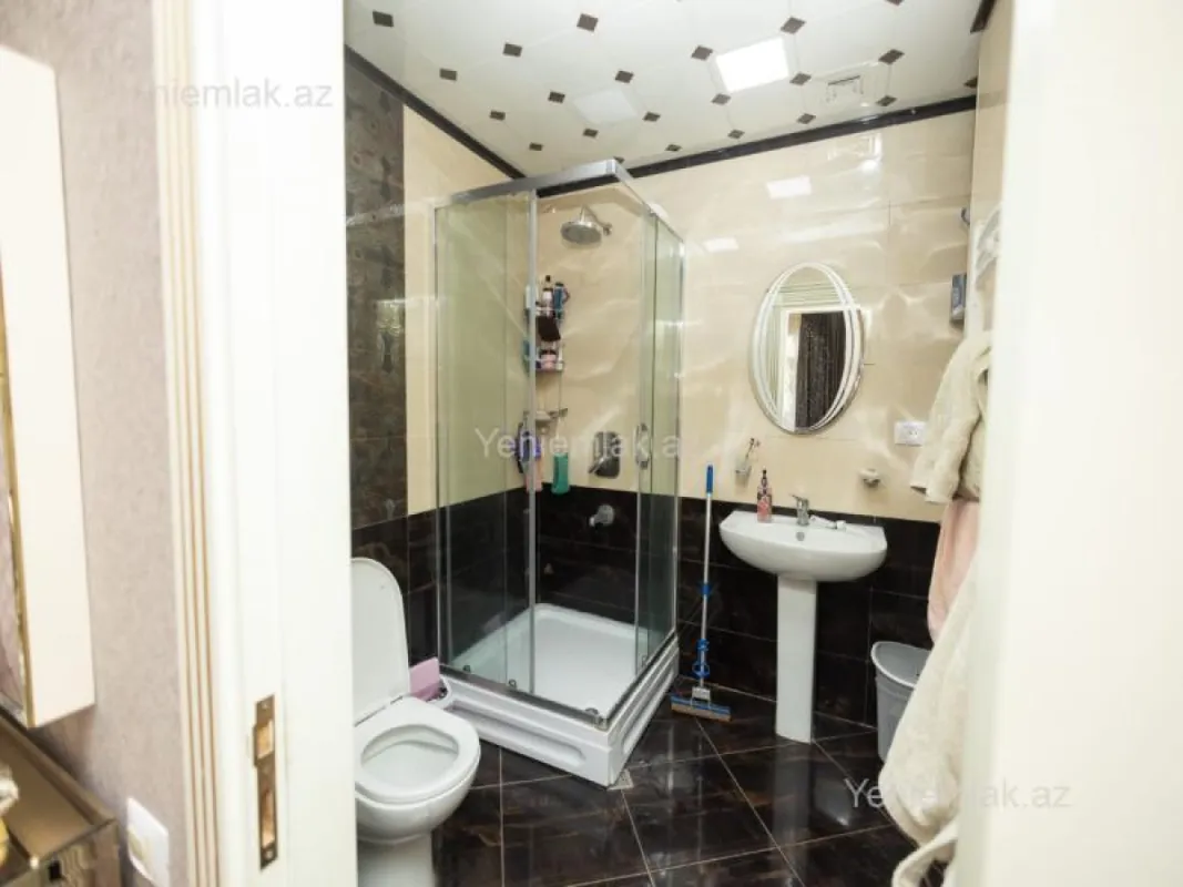 Satılır 4 otaqlı yeni tikili 210 m²