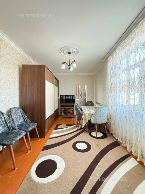 Satılır 1 otaqlı köhnə tikili 36 m²
