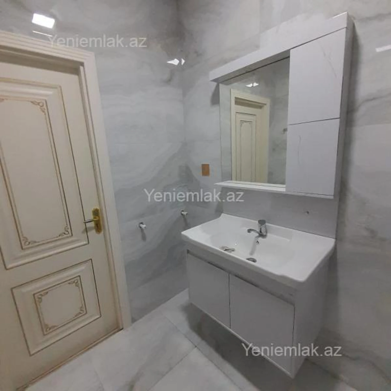 Satılır 3 otaqlı yeni tikili 75 m²
