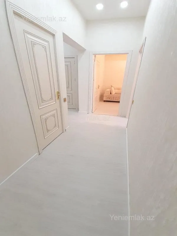 Satılır 3 otaqlı yeni tikili 75 m²